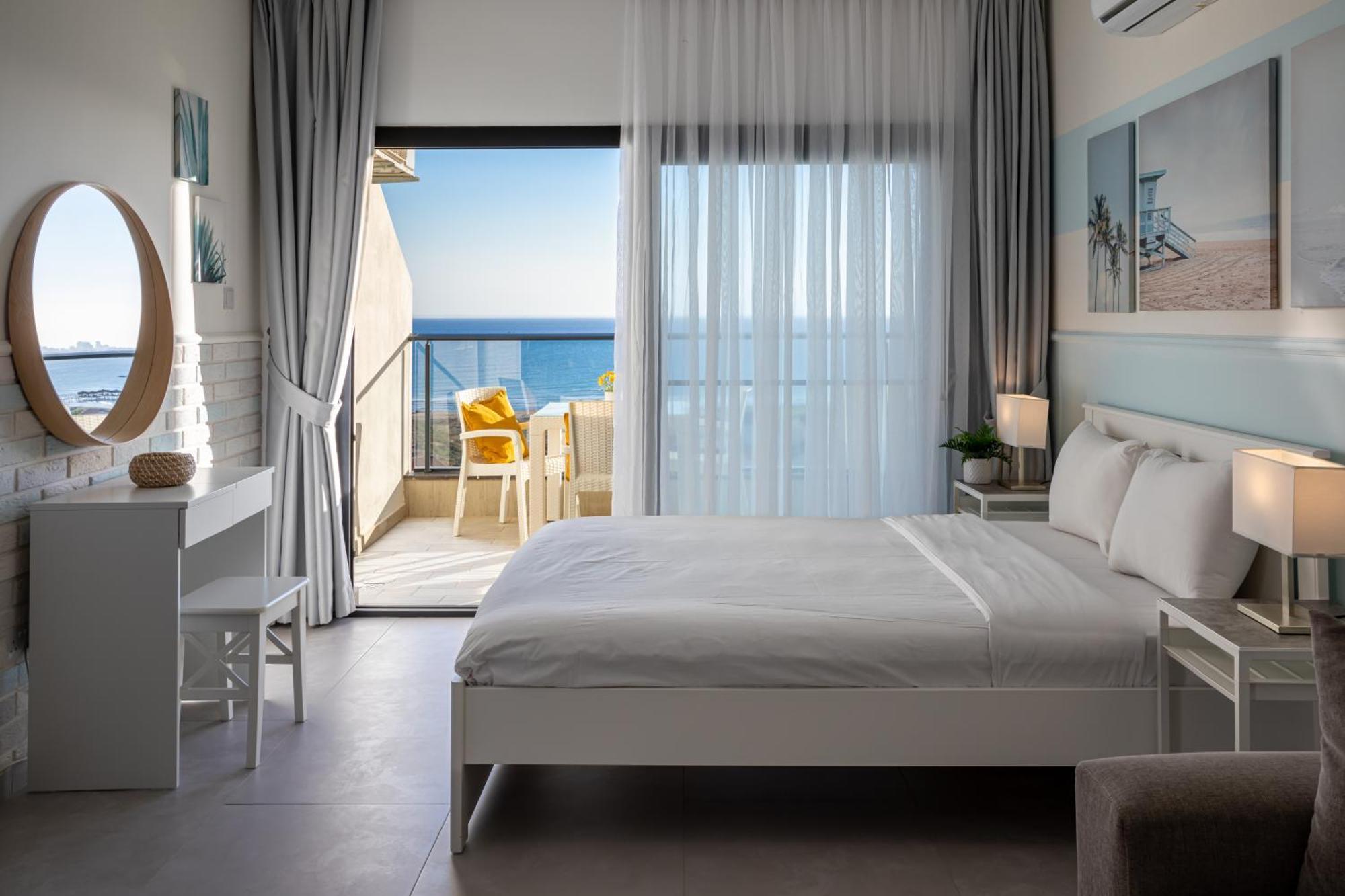 Caesar Blue Seaside Luxury Apartments Gastria Bagian luar foto
