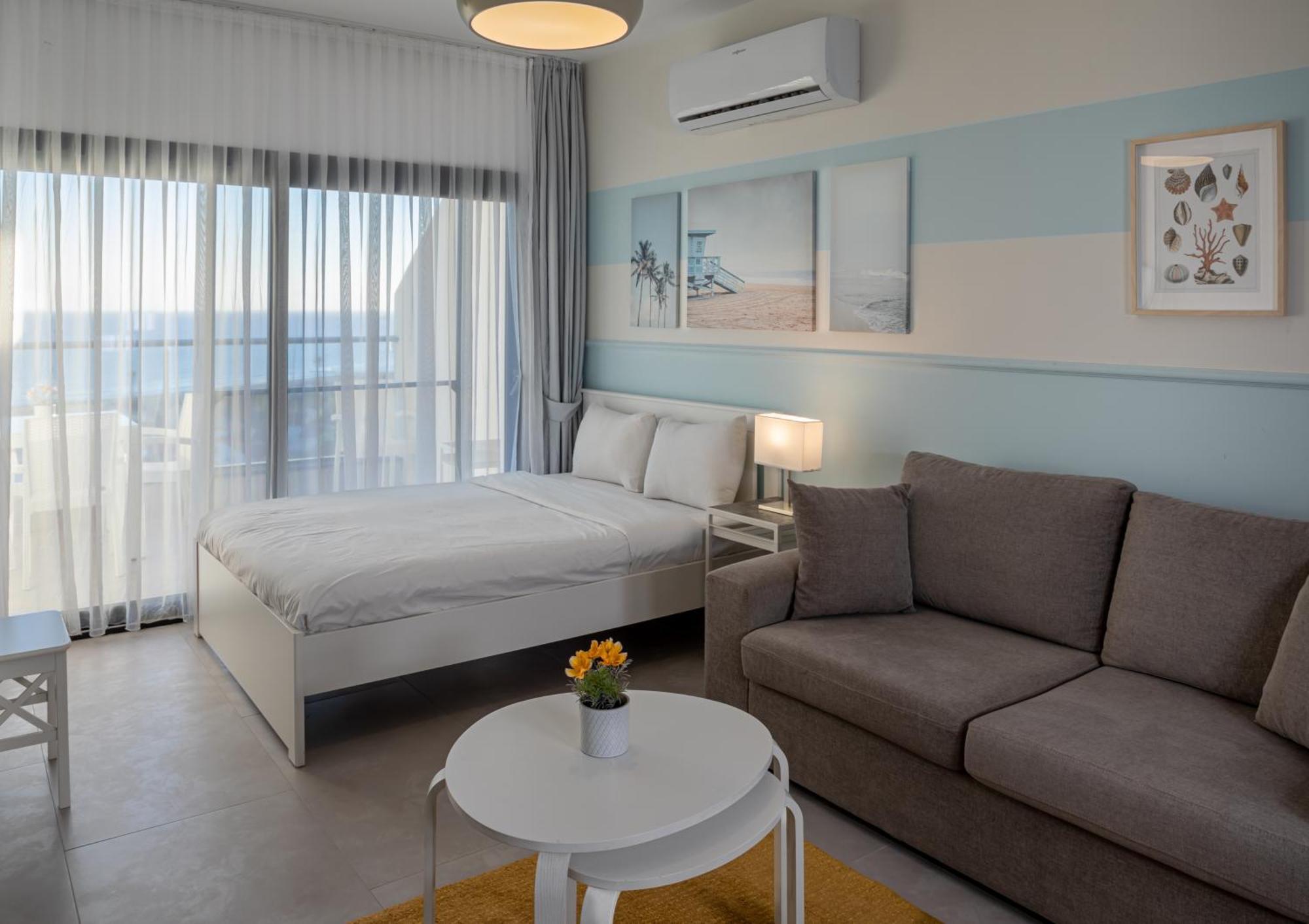 Caesar Blue Seaside Luxury Apartments Gastria Bagian luar foto