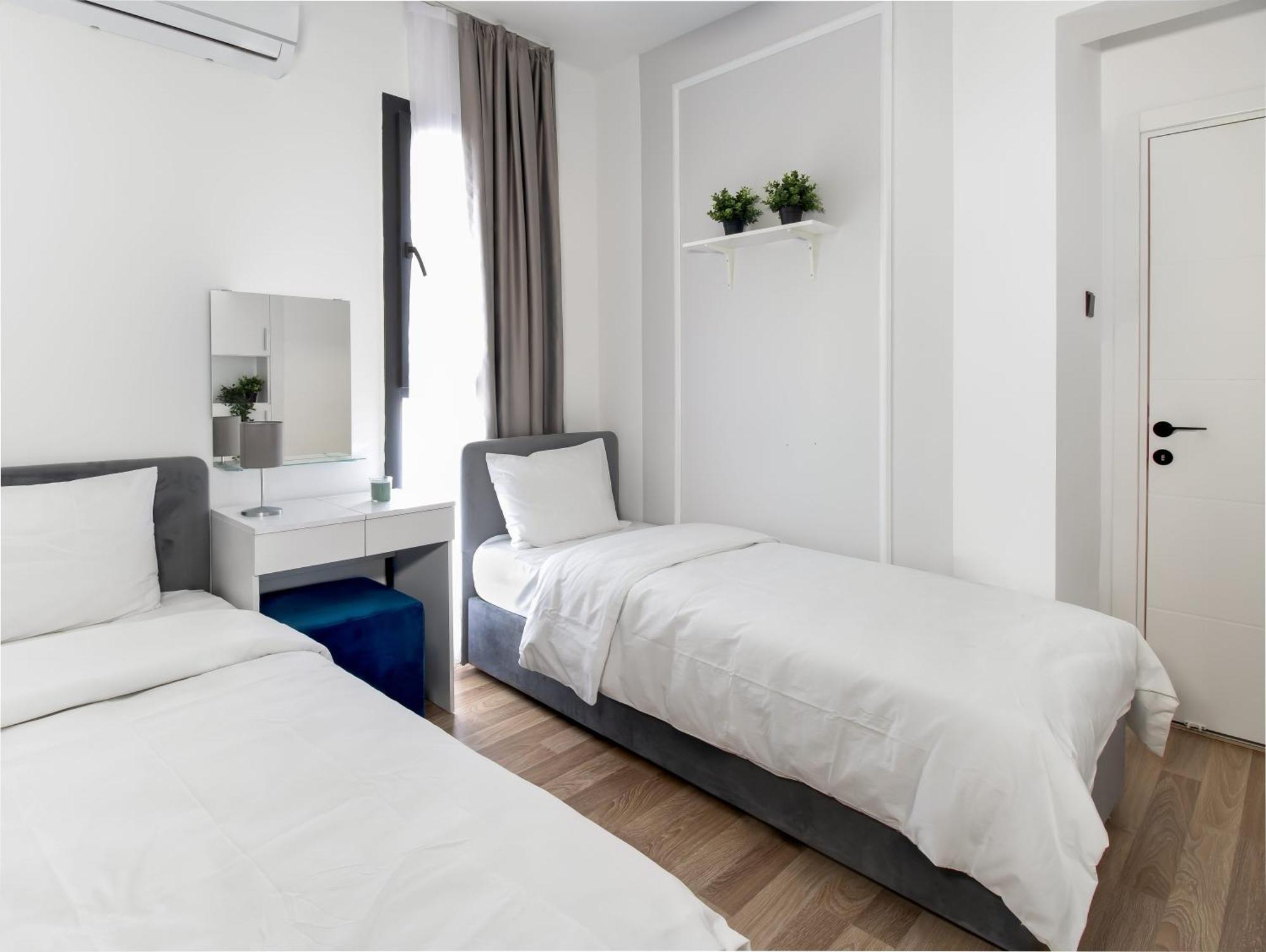 Caesar Blue Seaside Luxury Apartments Gastria Bagian luar foto