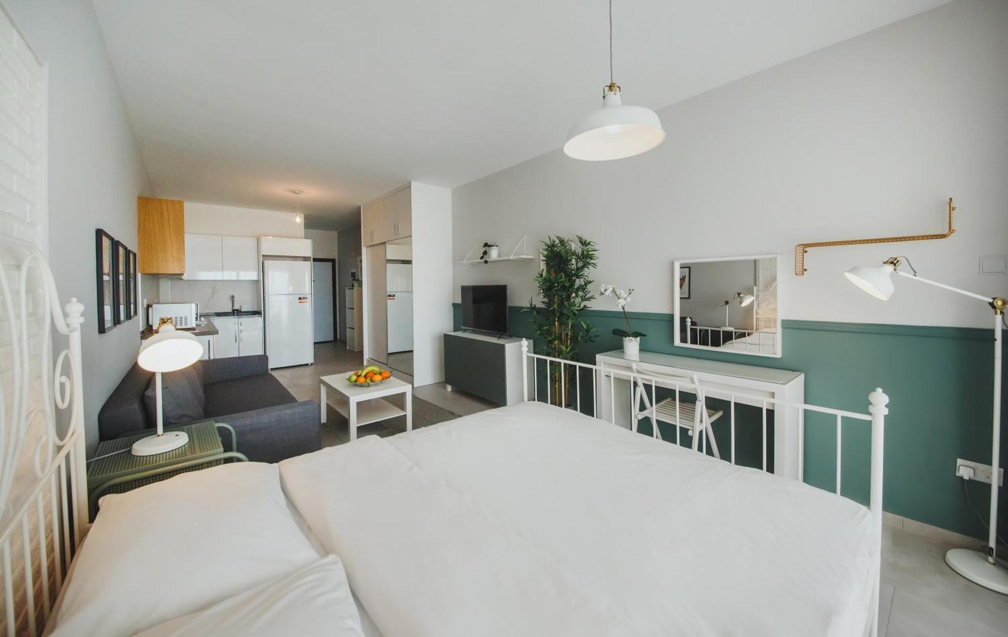 Caesar Blue Seaside Luxury Apartments Gastria Bagian luar foto