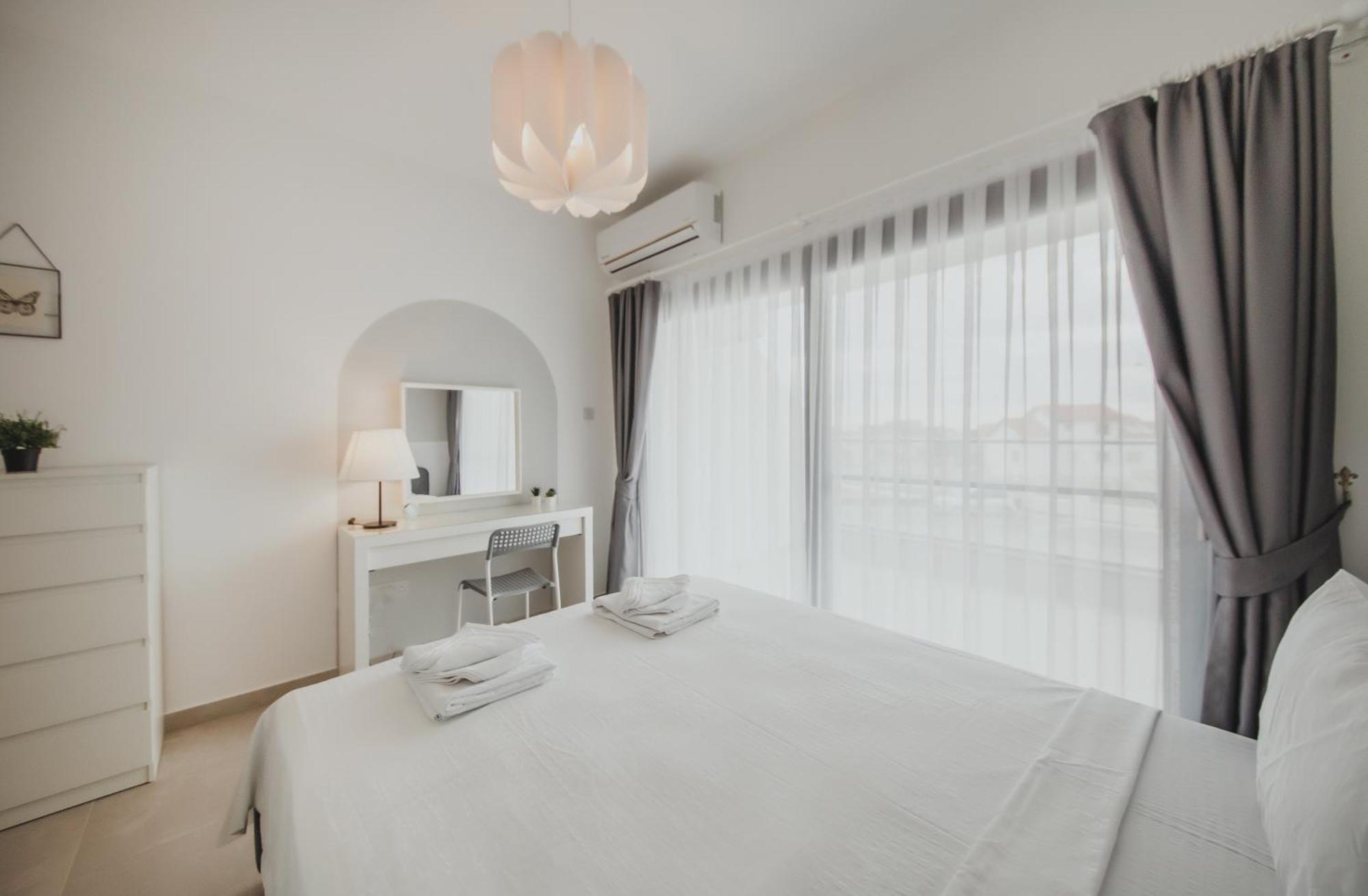 Caesar Blue Seaside Luxury Apartments Gastria Bagian luar foto