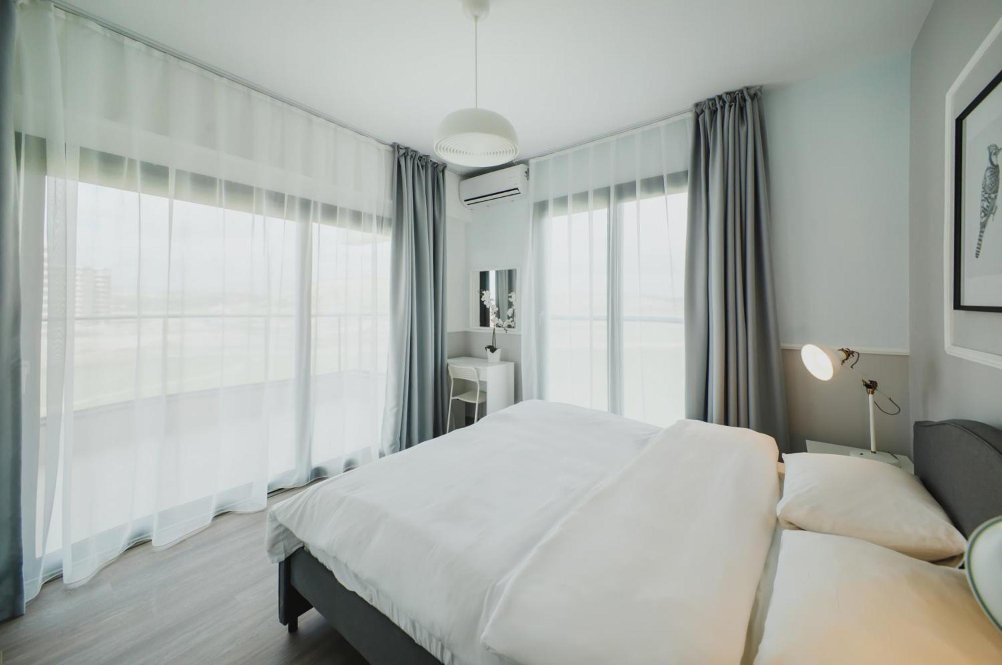 Caesar Blue Seaside Luxury Apartments Gastria Bagian luar foto